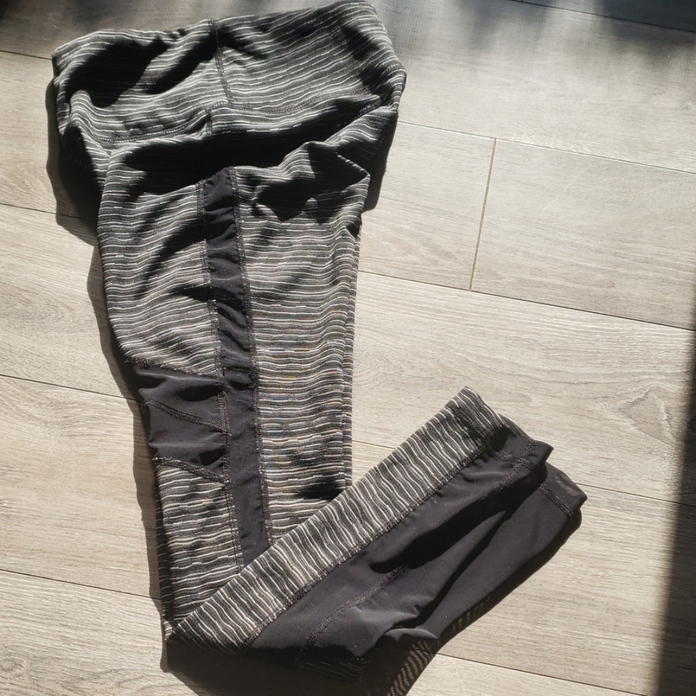 90 Degree yoga workout leggings - Picture 4 of 8